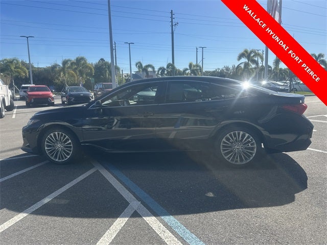 2022 Toyota Avalon Hybrid Limited