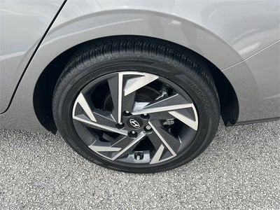 2024 Hyundai Elantra Hybrid Limited