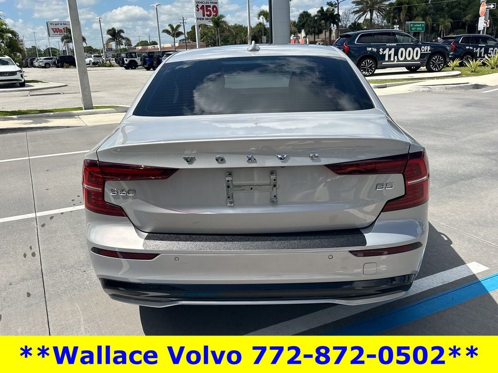 2023 Volvo S60 B5 Plus Dark Theme