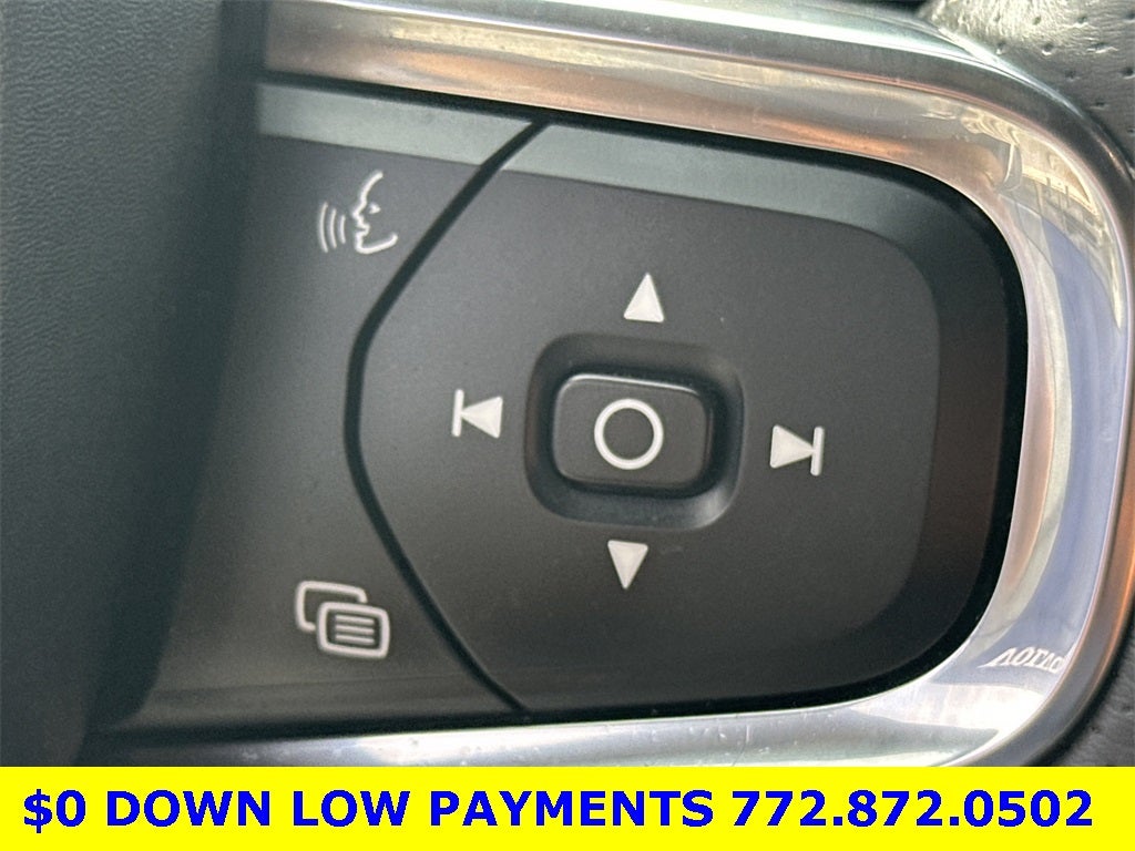 2021 Volvo XC40 R-Design