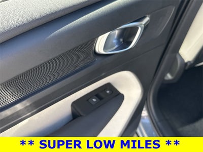 2022 Volvo XC40 Momentum