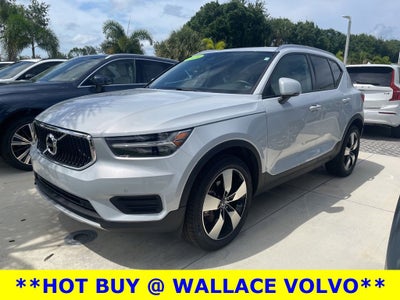 2020 Volvo XC40 Momentum