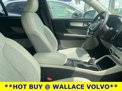 2020 Volvo XC40 Momentum