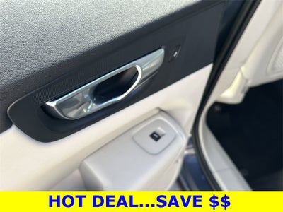 2023 Volvo XC60 B5 Plus Bright Theme