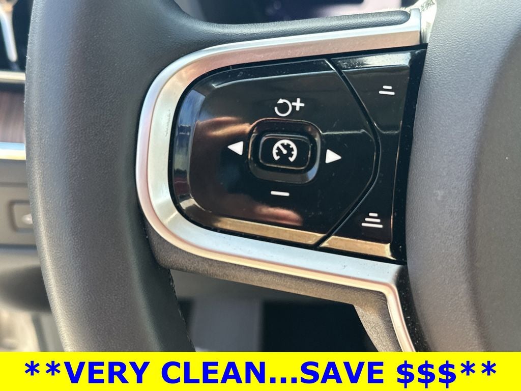 2023 Volvo XC60 B5 Plus Dark Theme