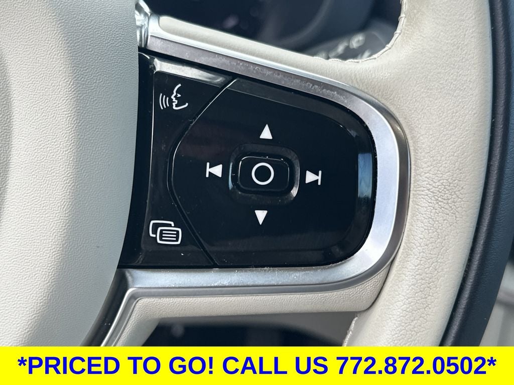 2024 Volvo XC60 B5 Ultimate Dark Theme