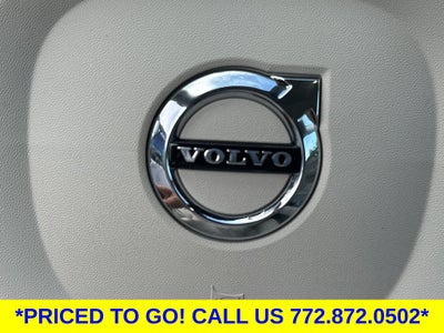 2024 Volvo XC60 B5 Ultimate Dark Theme