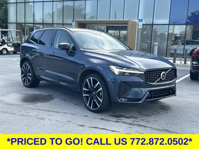 2024 Volvo XC60 B5 Ultimate Dark Theme