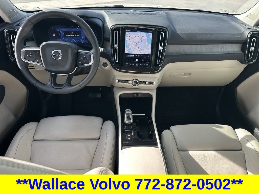 2024 Volvo XC40 B5 Plus Bright Theme