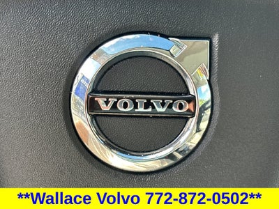 2024 Volvo XC40 B5 Plus Bright Theme