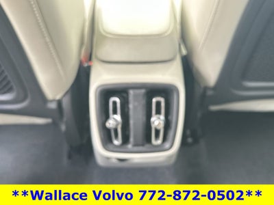 2023 Volvo XC40 B5 Plus Bright Theme
