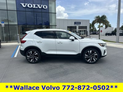 2023 Volvo XC40 B5 Plus Bright Theme