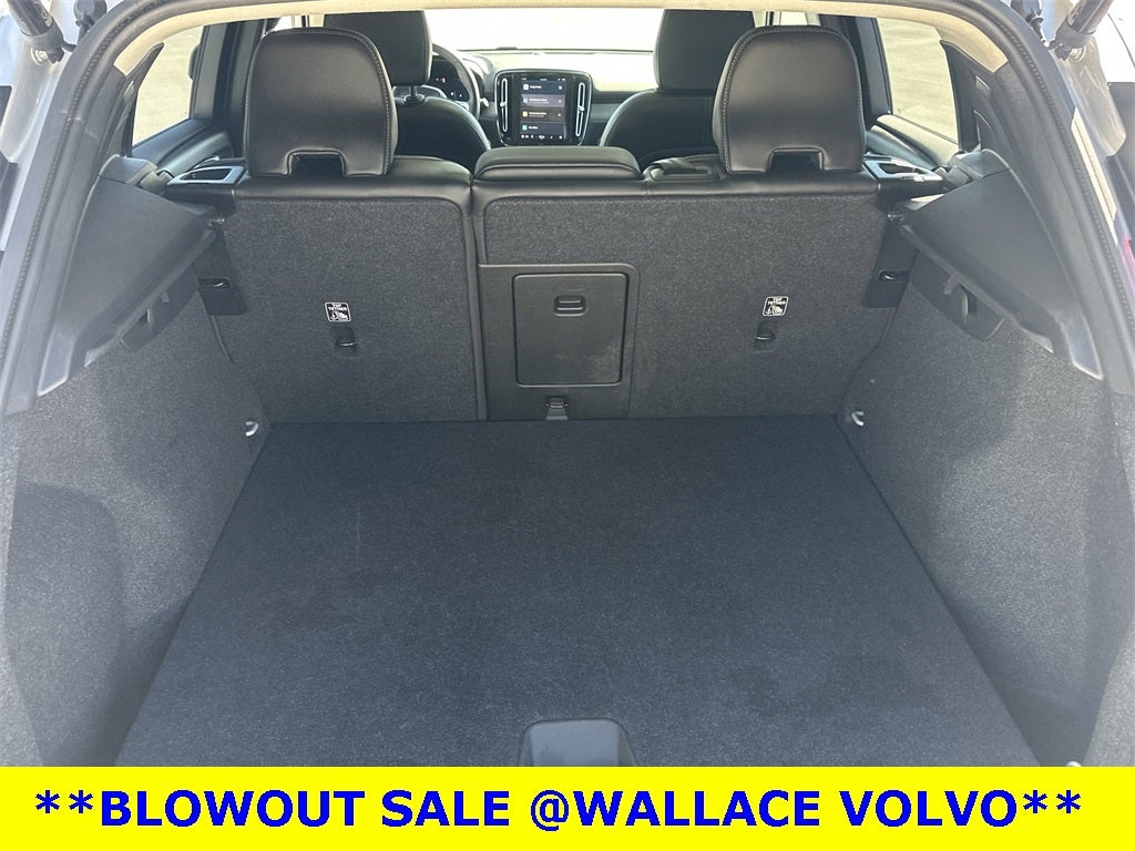 2025 Volvo XC40 B5 Core