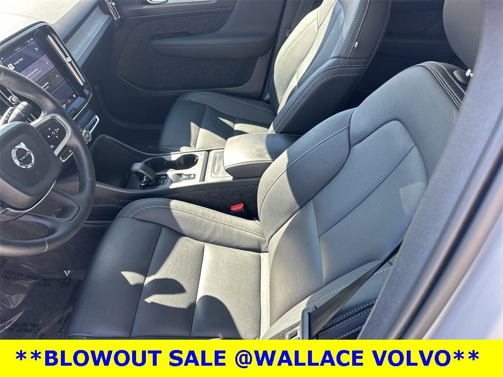 2025 Volvo XC40 B5 Core