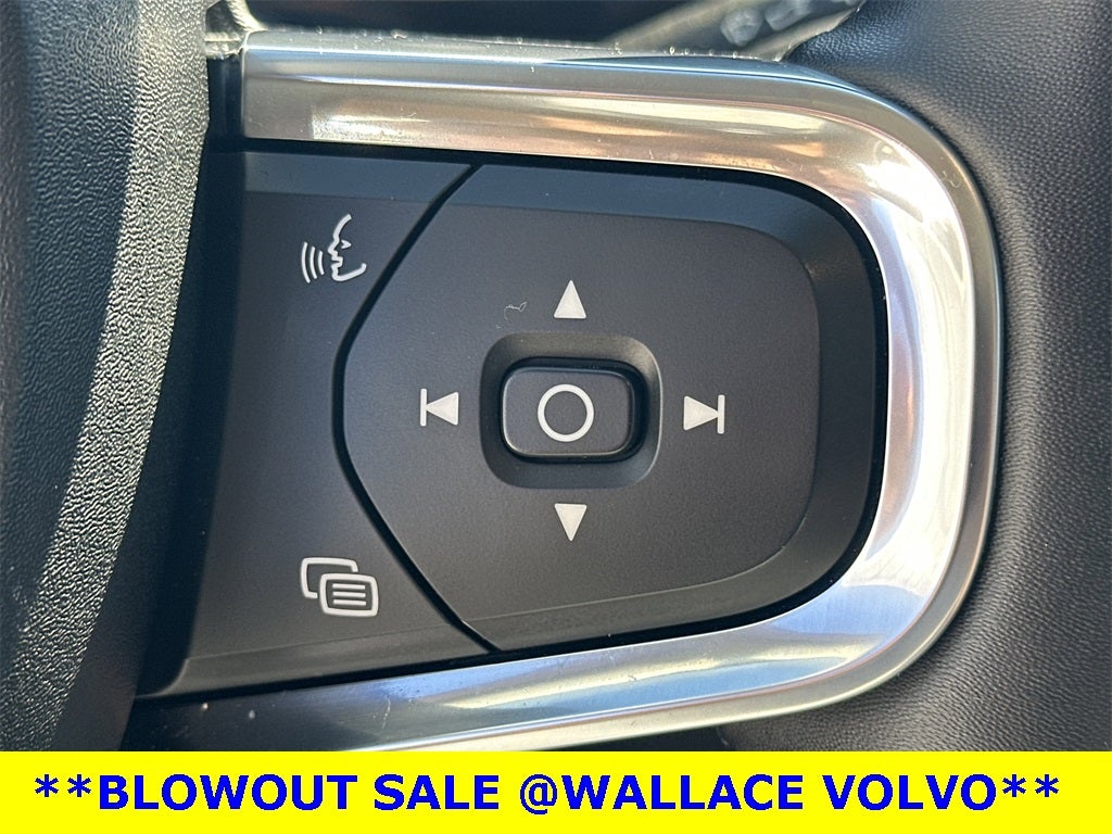 2025 Volvo XC40 B5 Core