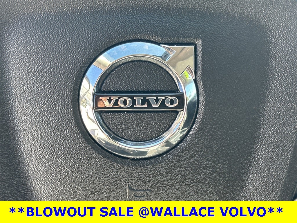 2025 Volvo XC40 B5 Core