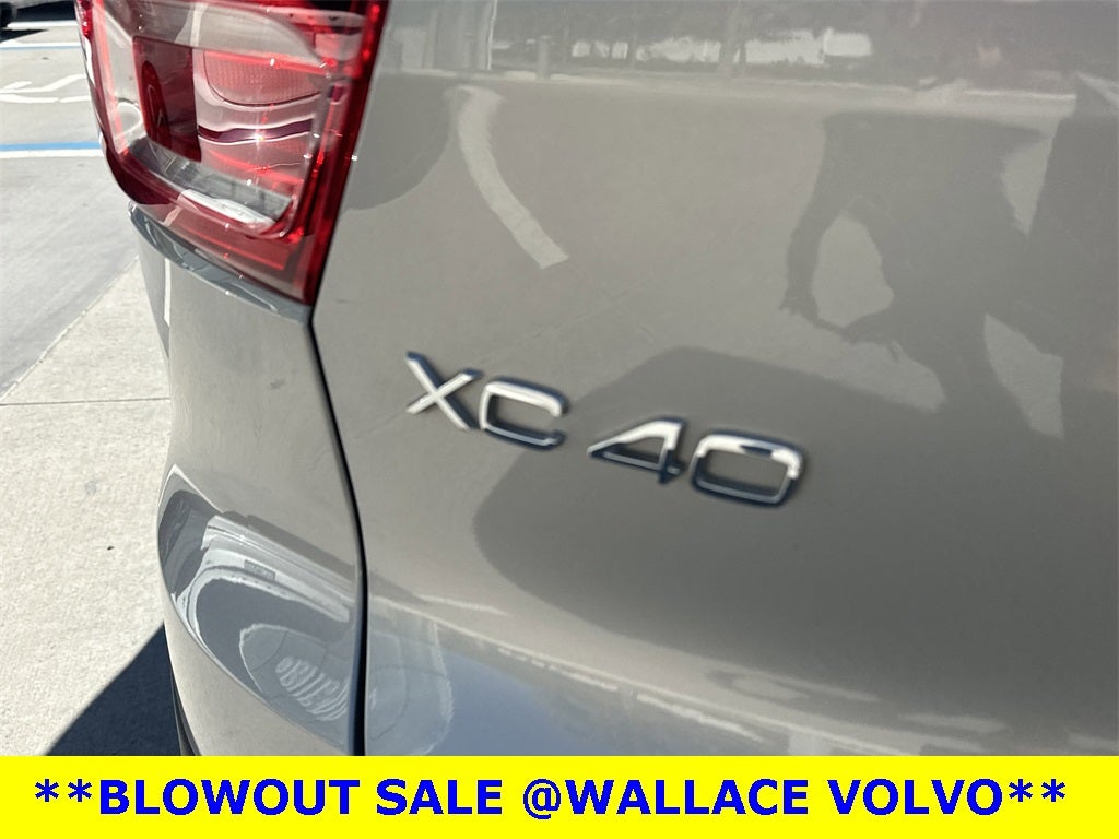 2025 Volvo XC40 B5 Core