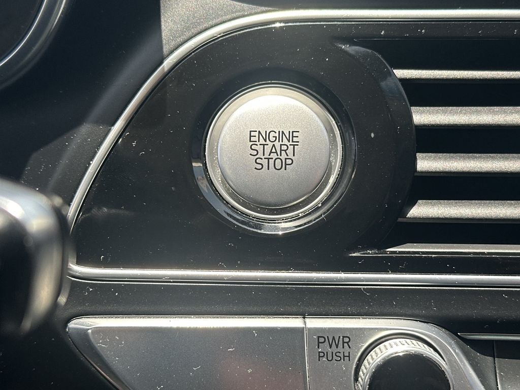 2022 Genesis G70 2.0T