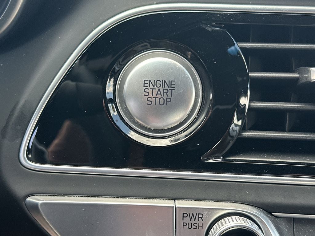2023 Genesis G70 2.0T **ONE OWNER**