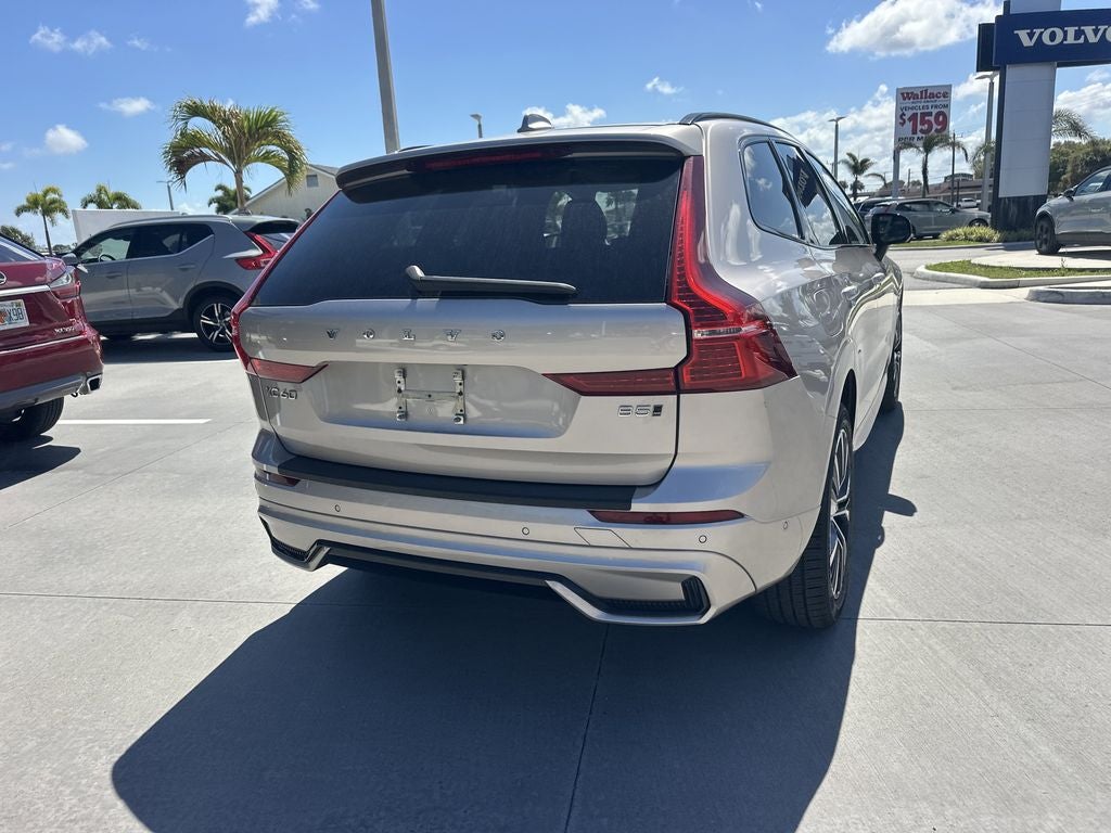 2023 Volvo XC60 B5 Plus Dark Theme