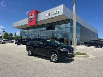 2025 Nissan Pathfinder SL
