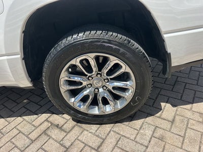 2023 RAM 1500 Laramie w/ Air Suspension