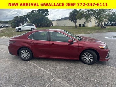 2022 Toyota Camry Hybrid LE