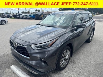 2022 Toyota Highlander Platinum