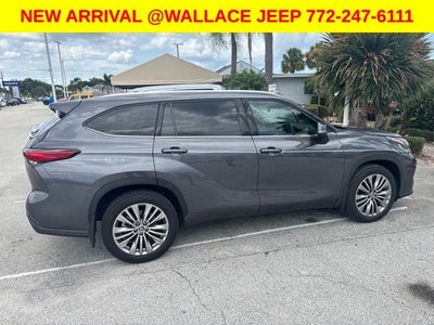 2022 Toyota Highlander Platinum