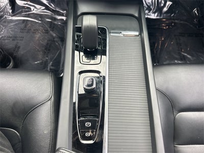 2024 Volvo S60 B5 Core Dark Theme