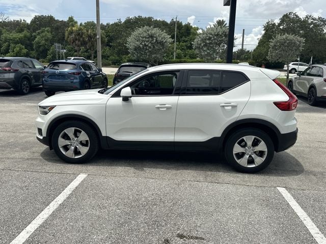 2020 Volvo XC40 Momentum