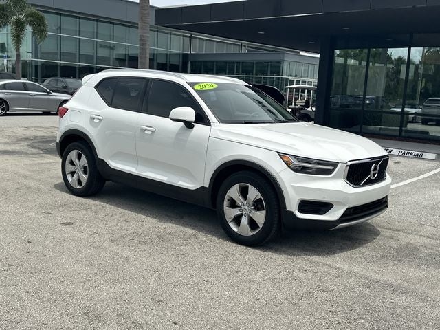 2020 Volvo XC40 Momentum