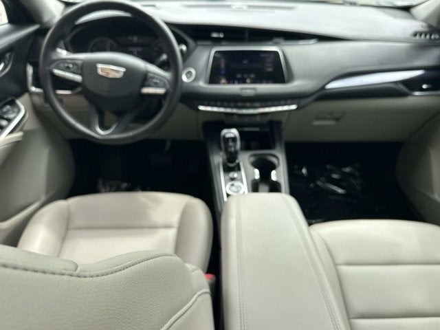 2022 Cadillac XT4 FWD Luxury