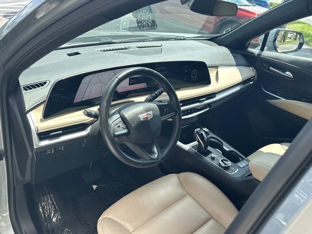 2025 Cadillac XT4 FWD Premium Luxury