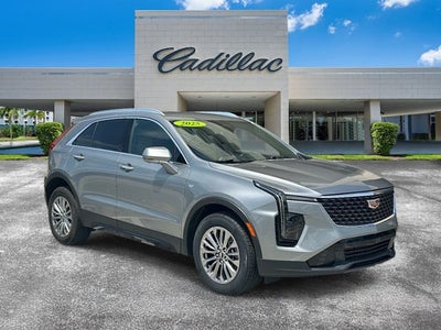 2025 Cadillac XT4 FWD Premium Luxury